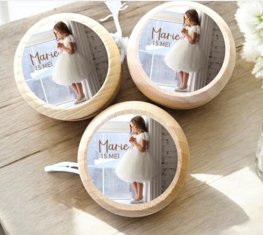 Jojo met sticker rond